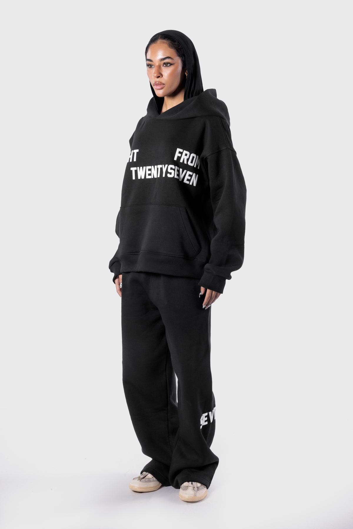 PITCH BLACK SWEATPANTS