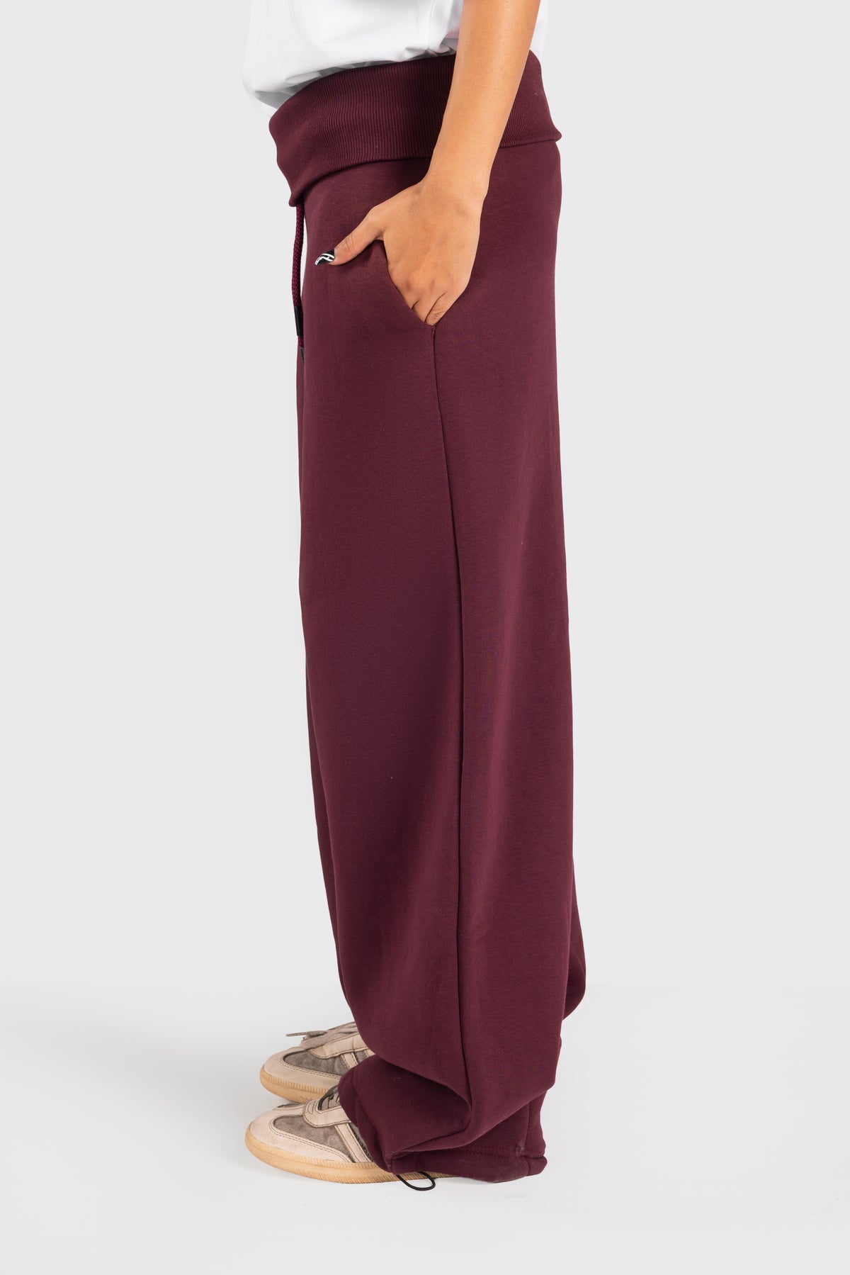 BURGUNDY FOLDED SWEATPANTS
